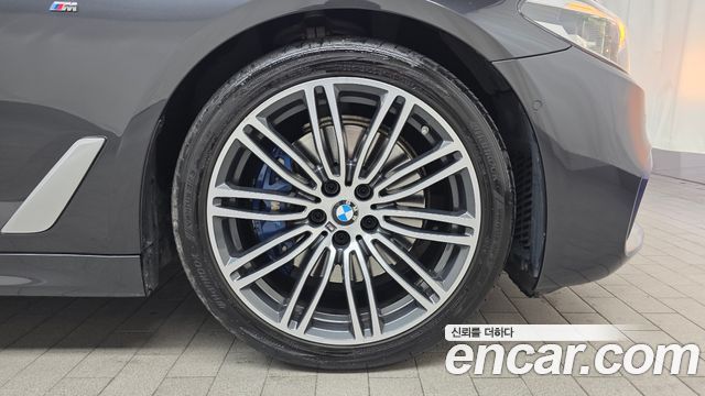 BMW 5-Series 530i M Sport Package Plus