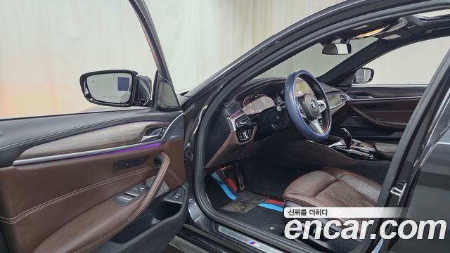 BMW 5-Series 530i M Sport Package Plus