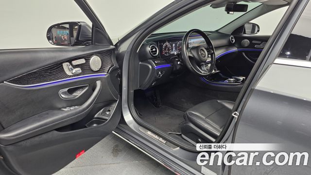 Mercedes-Benz E-Class E300 4MATIC AV Intelligent Drive