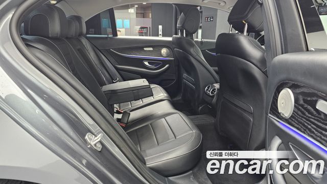 Mercedes-Benz E-Class E300 4MATIC AV Intelligent Drive