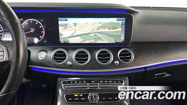 Mercedes-Benz E-Class E300 4MATIC AV Intelligent Drive