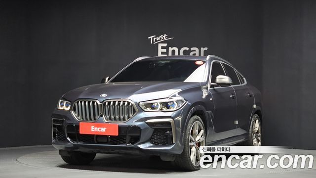 BMW X6 M50i
