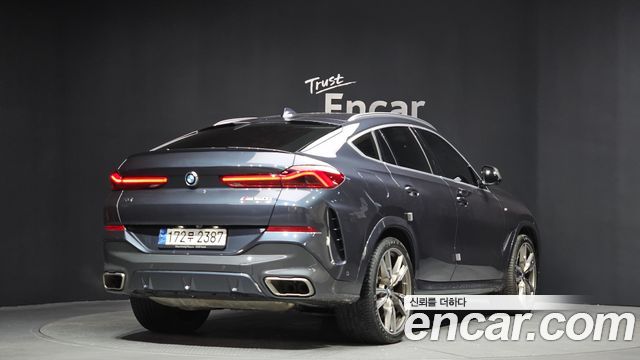 BMW X6 M50i