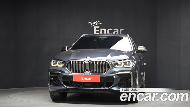 BMW X6 M50i