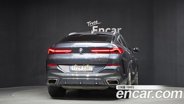 BMW X6 M50i