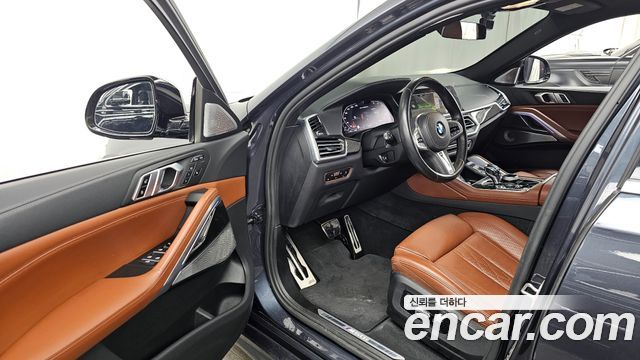BMW X6 M50i