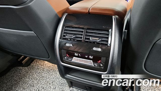 BMW X6 M50i