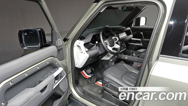 Land Rover Defender 110 D250 S