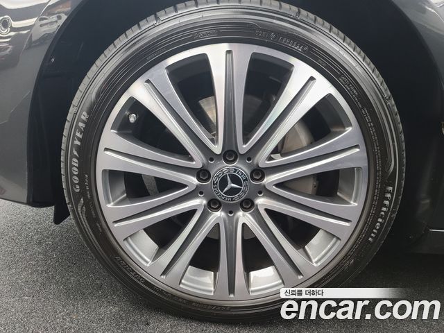 Mercedes-Benz E-Class E300e 4MATIC Exclusive