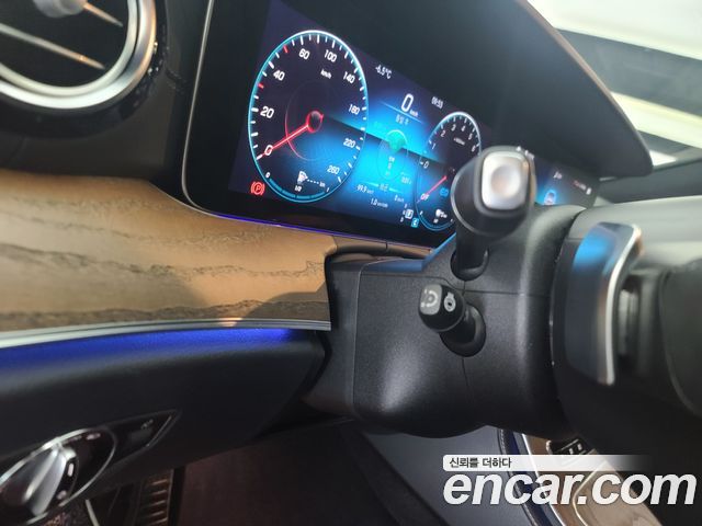Mercedes-Benz E-Class E300e 4MATIC Exclusive