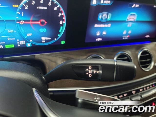 Mercedes-Benz E-Class E300e 4MATIC Exclusive