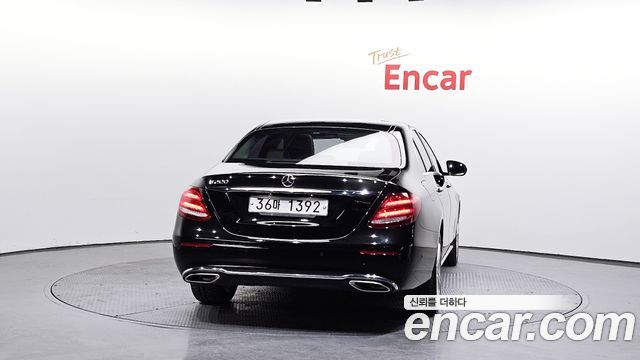 Mercedes-Benz E-Class E200 Avantgarde