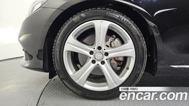 Mercedes-Benz E-Class E200 Avantgarde