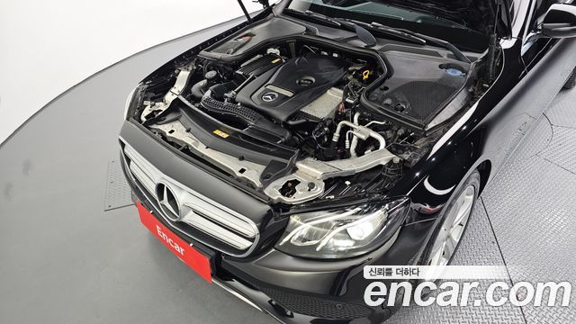 Mercedes-Benz E-Class E200 Avantgarde