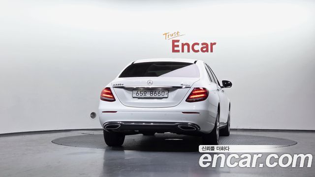 Mercedes-Benz E-Class W213 E220d 4MATIC Avantgarde
