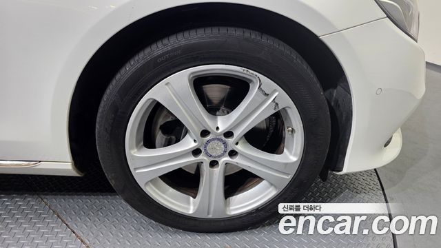 Mercedes-Benz E-Class W213 E220d 4MATIC Avantgarde