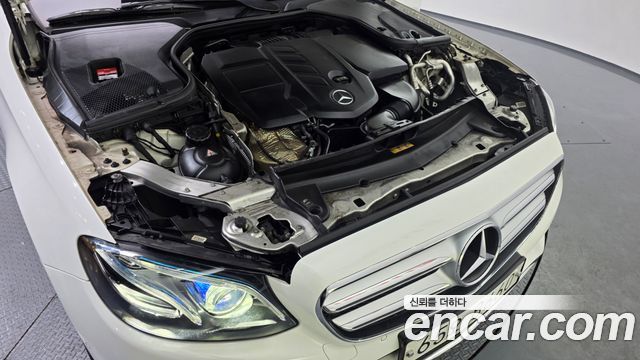 Mercedes-Benz E-Class W213 E220d 4MATIC Avantgarde
