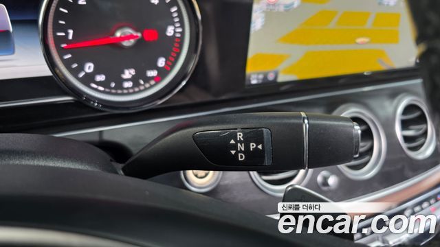 Mercedes-Benz E-Class W213 E220d 4MATIC Avantgarde