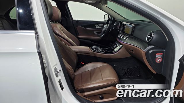 Mercedes-Benz E-Class W213 E220d 4MATIC Avantgarde