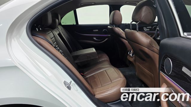 Mercedes-Benz E-Class W213 E220d 4MATIC Avantgarde