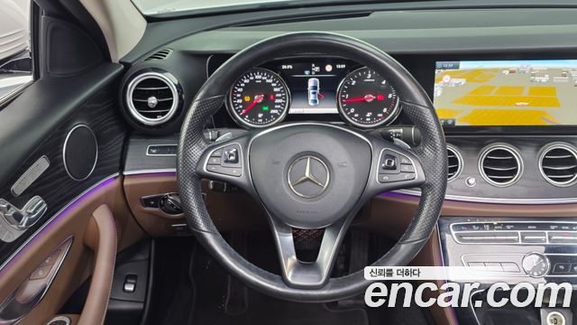Mercedes-Benz E-Class W213 E220d 4MATIC Avantgarde