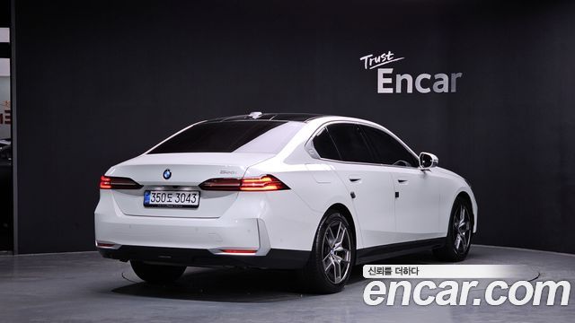 BMW 5-Series 520i