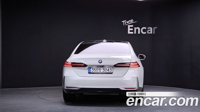 BMW 5-Series 520i