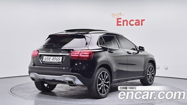 Mercedes-Benz GLA-Class GLA250 4MATIC