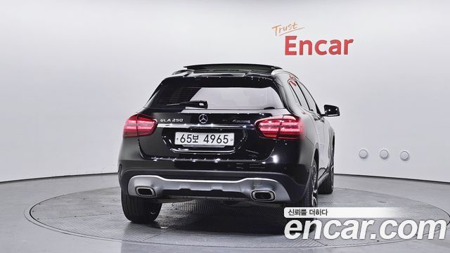 Mercedes-Benz GLA-Class GLA250 4MATIC
