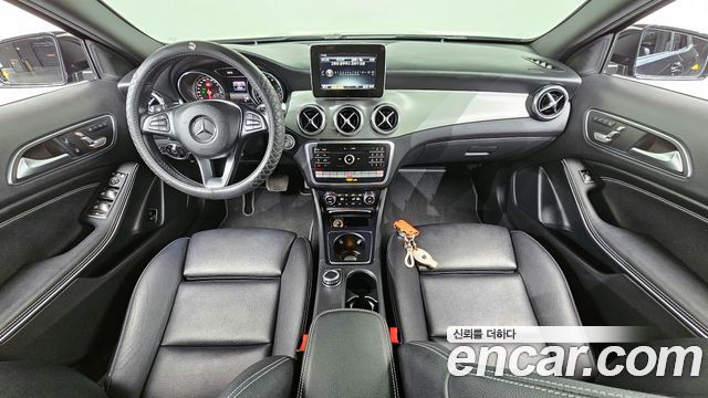 Mercedes-Benz GLA-Class GLA250 4MATIC