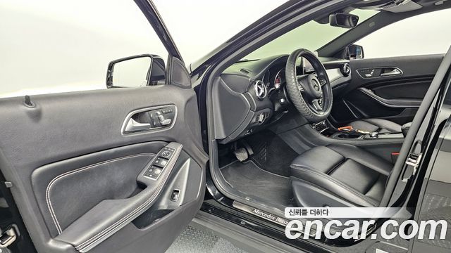 Mercedes-Benz GLA-Class GLA250 4MATIC