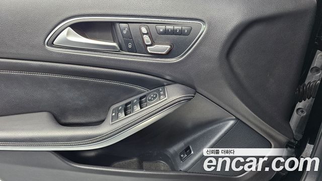 Mercedes-Benz GLA-Class GLA250 4MATIC