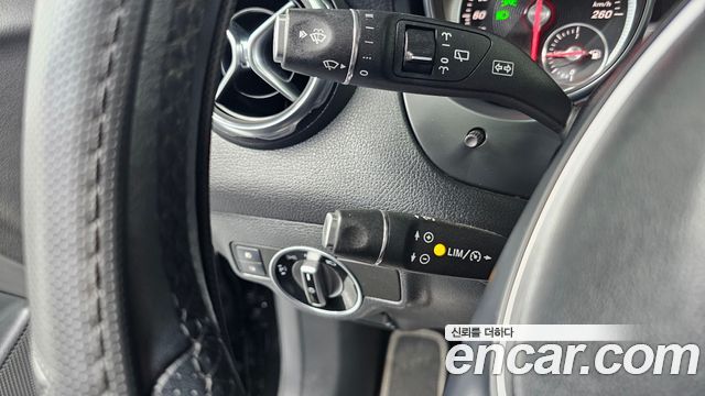 Mercedes-Benz GLA-Class GLA250 4MATIC