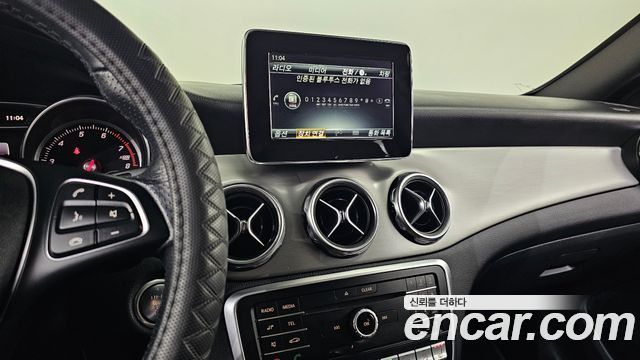 Mercedes-Benz GLA-Class GLA250 4MATIC