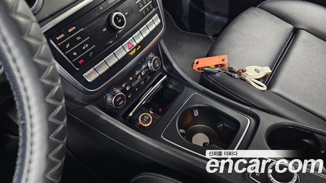 Mercedes-Benz GLA-Class GLA250 4MATIC