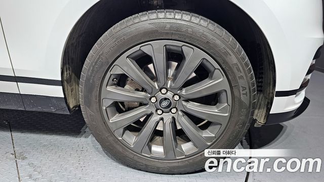 Land Rover Range Rover Velar 2.0 P250 R-Dynamic SE