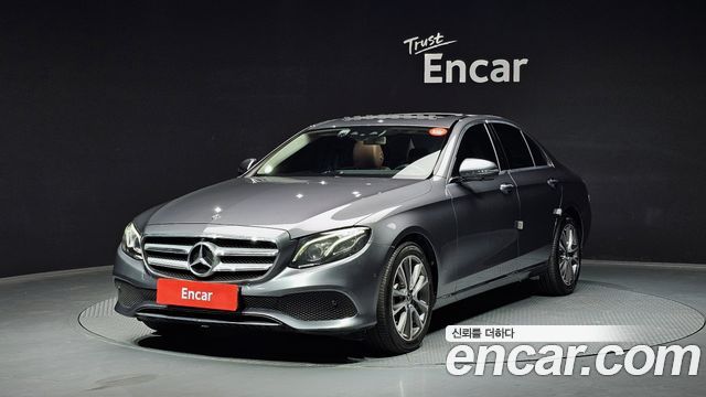 Mercedes-Benz E-Class E300 4MATIC Avnatgarde