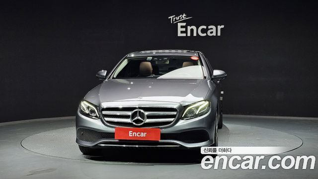 Mercedes-Benz E-Class E300 4MATIC Avnatgarde