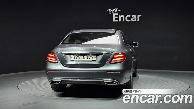 Mercedes-Benz E-Class E300 4MATIC Avnatgarde