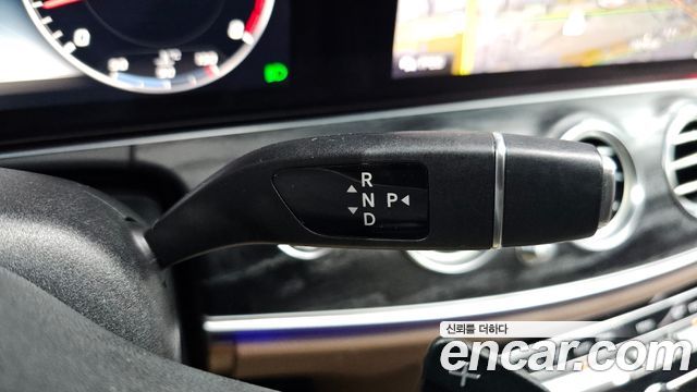 Mercedes-Benz E-Class E300 4MATIC Avnatgarde