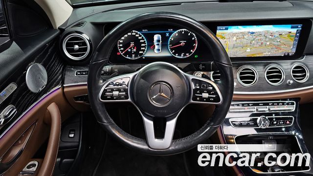 Mercedes-Benz E-Class E300 4MATIC Avnatgarde