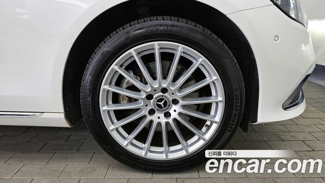 Mercedes-Benz E-Class E220d 4MATIC Exclusive