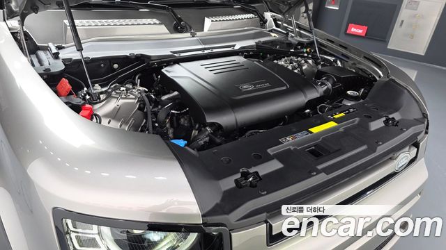 Land Rover Defender 110 P300 X-Dynamic SE