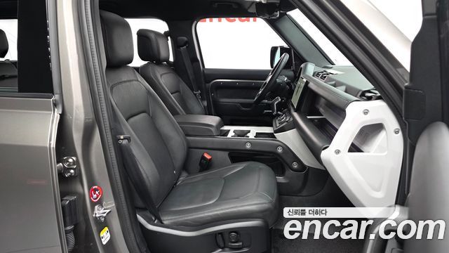 Land Rover Defender 110 P300 X-Dynamic SE