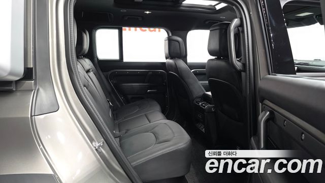 Land Rover Defender 110 P300 X-Dynamic SE