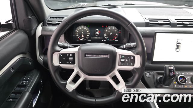 Land Rover Defender 110 P300 X-Dynamic SE
