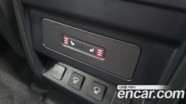 Land Rover Defender 110 P300 X-Dynamic SE