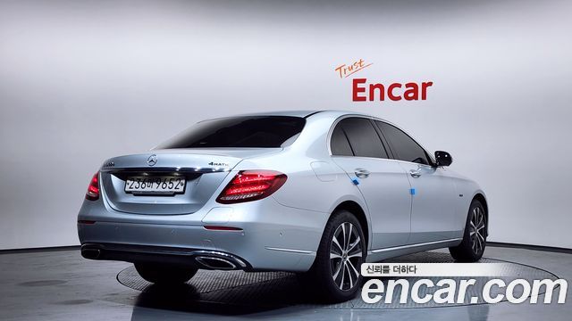Mercedes-Benz E-Class E300e 4MATIC Exclusive