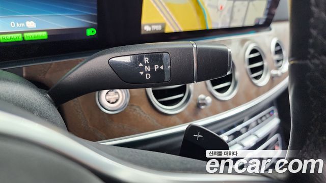 Mercedes-Benz E-Class E300e 4MATIC Exclusive