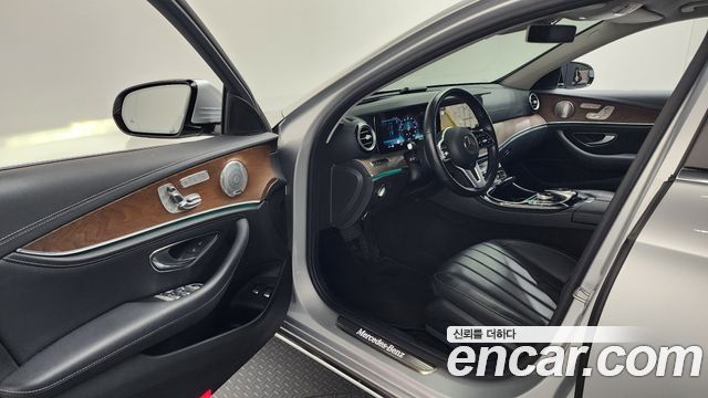 Mercedes-Benz E-Class E300e 4MATIC Exclusive